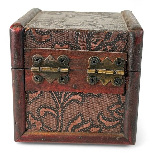 Vintage Decorative Wooden Treasure Box With Intricate Paisley Design & Ornate Me - Picture 4 of 8
